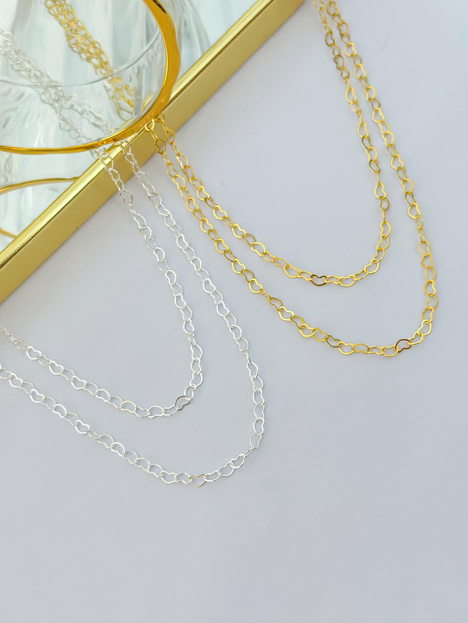 Colar Folheado Duplo Coração Vazado 