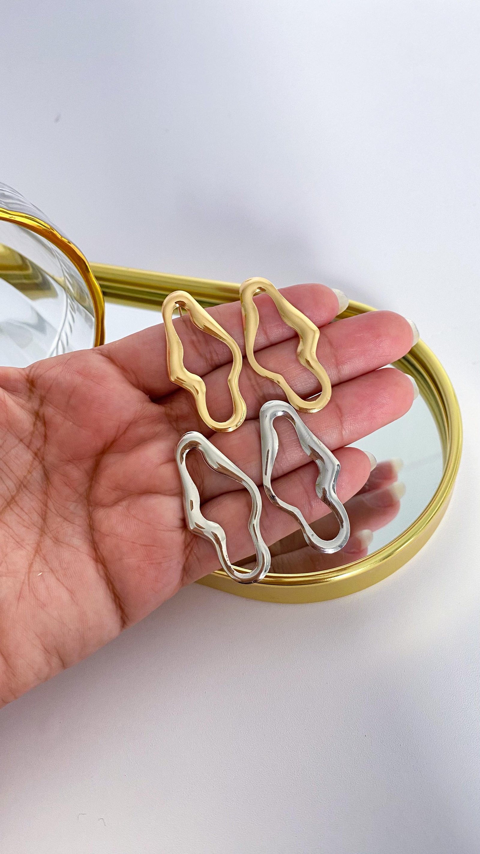 Brinco Folheado Orgânico Alongado