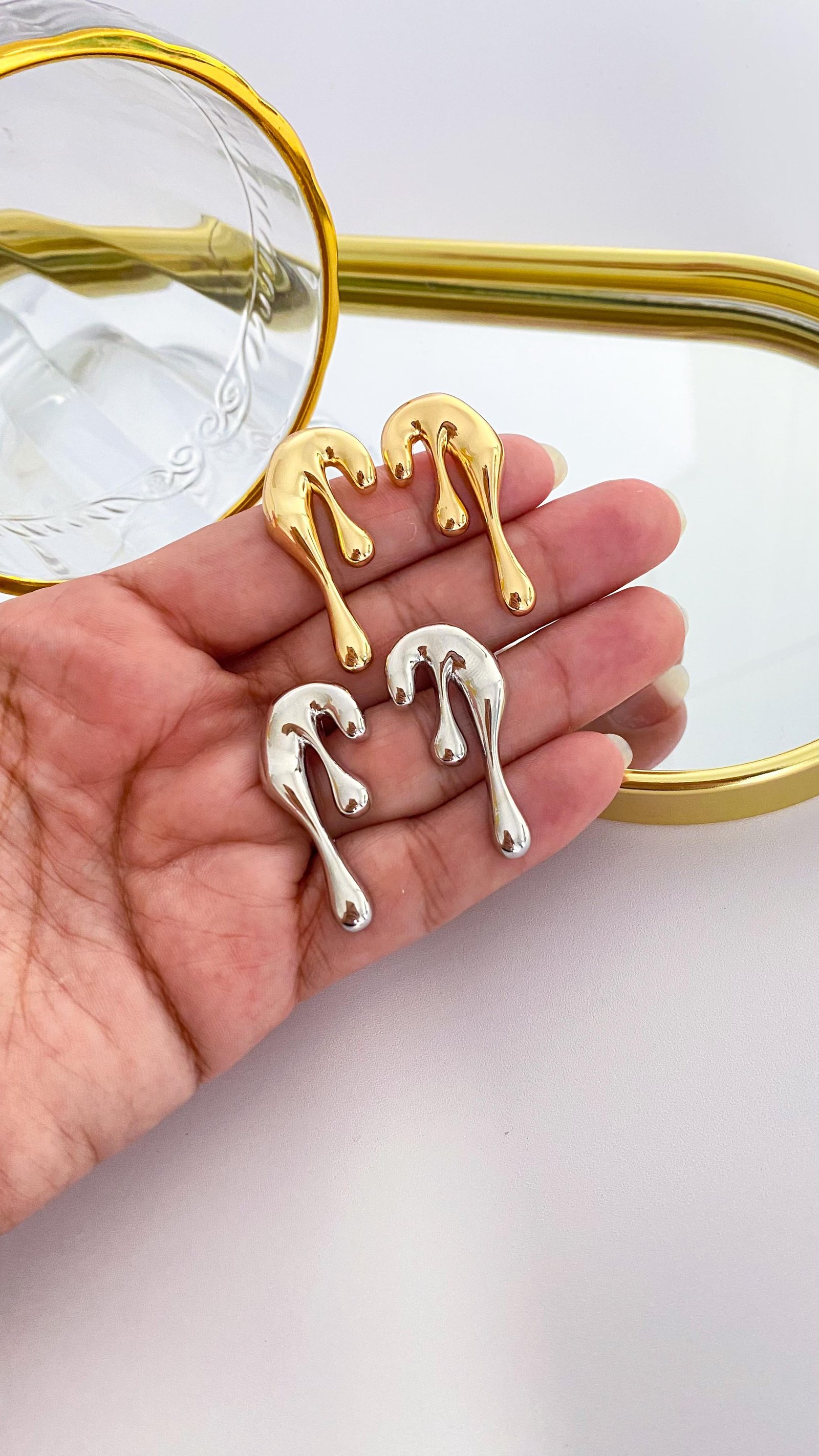 Brinco Folheado Orgânico Derretido 3 