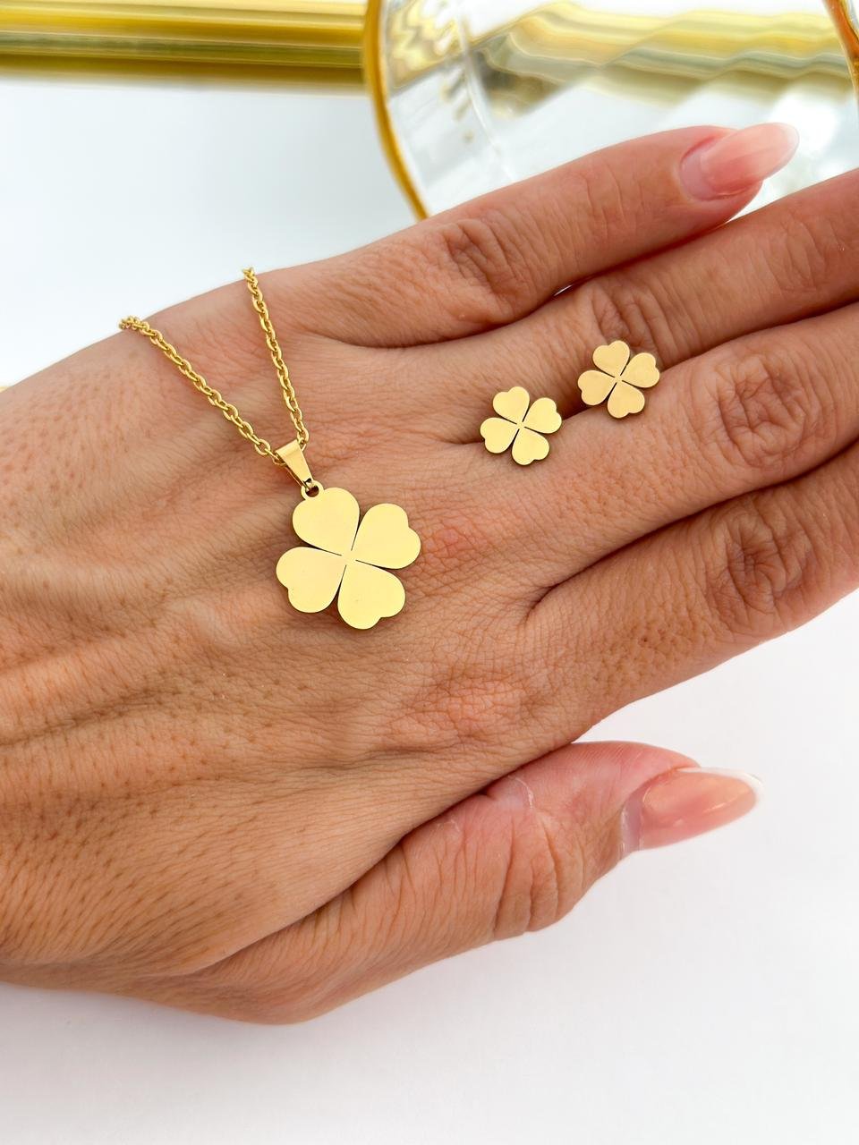 Conjunto Aço Inox Trevo Dourado 