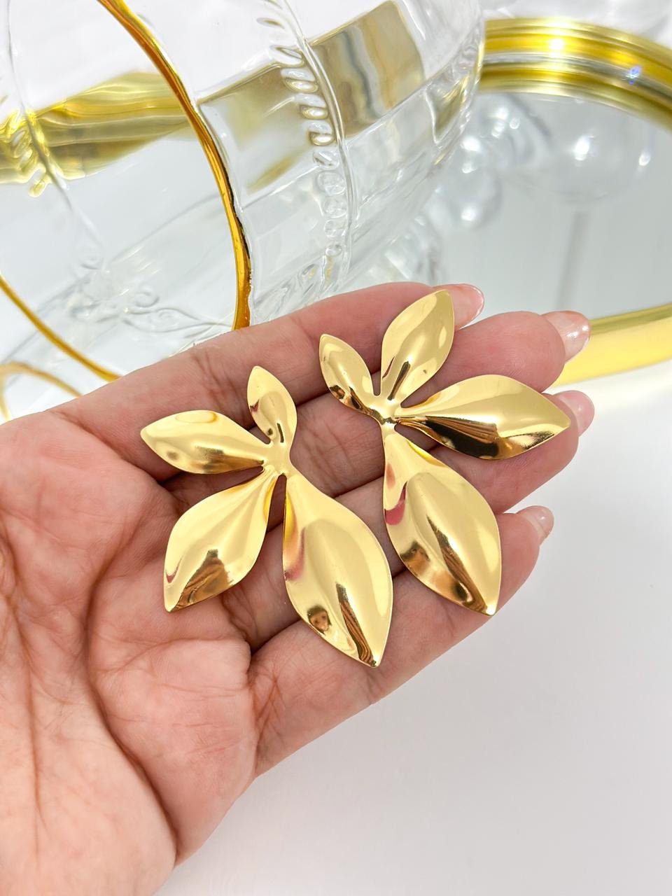 Brinco Folheado Folhas G Dourado 