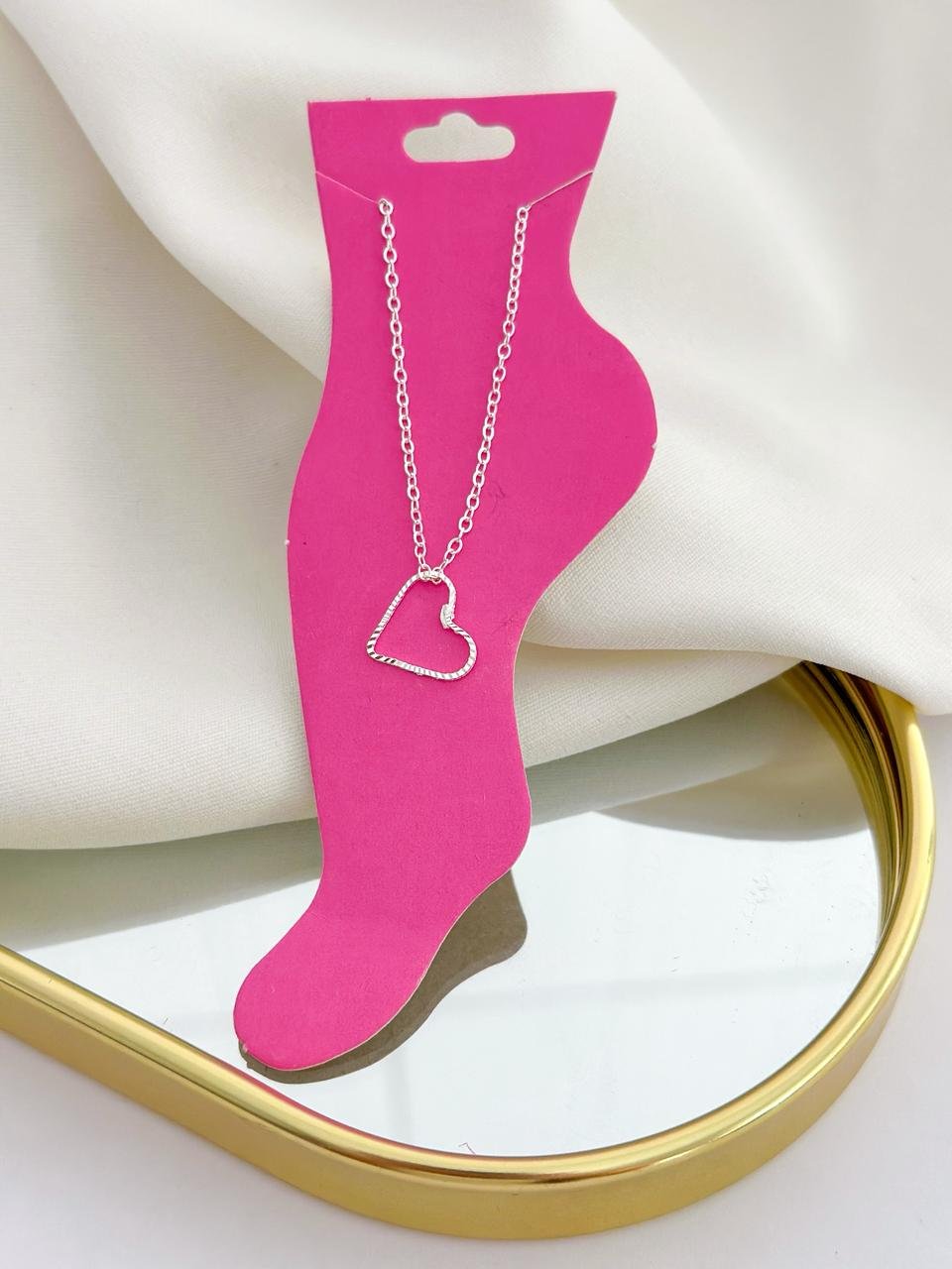 Tornozeleira Folheada Coração Vazado Prata 