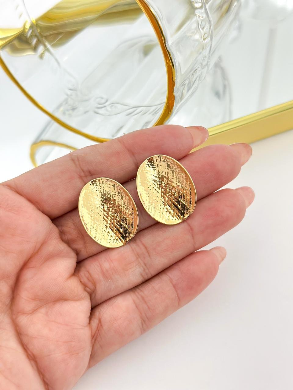 Brinco Folheado Oval Dourado 