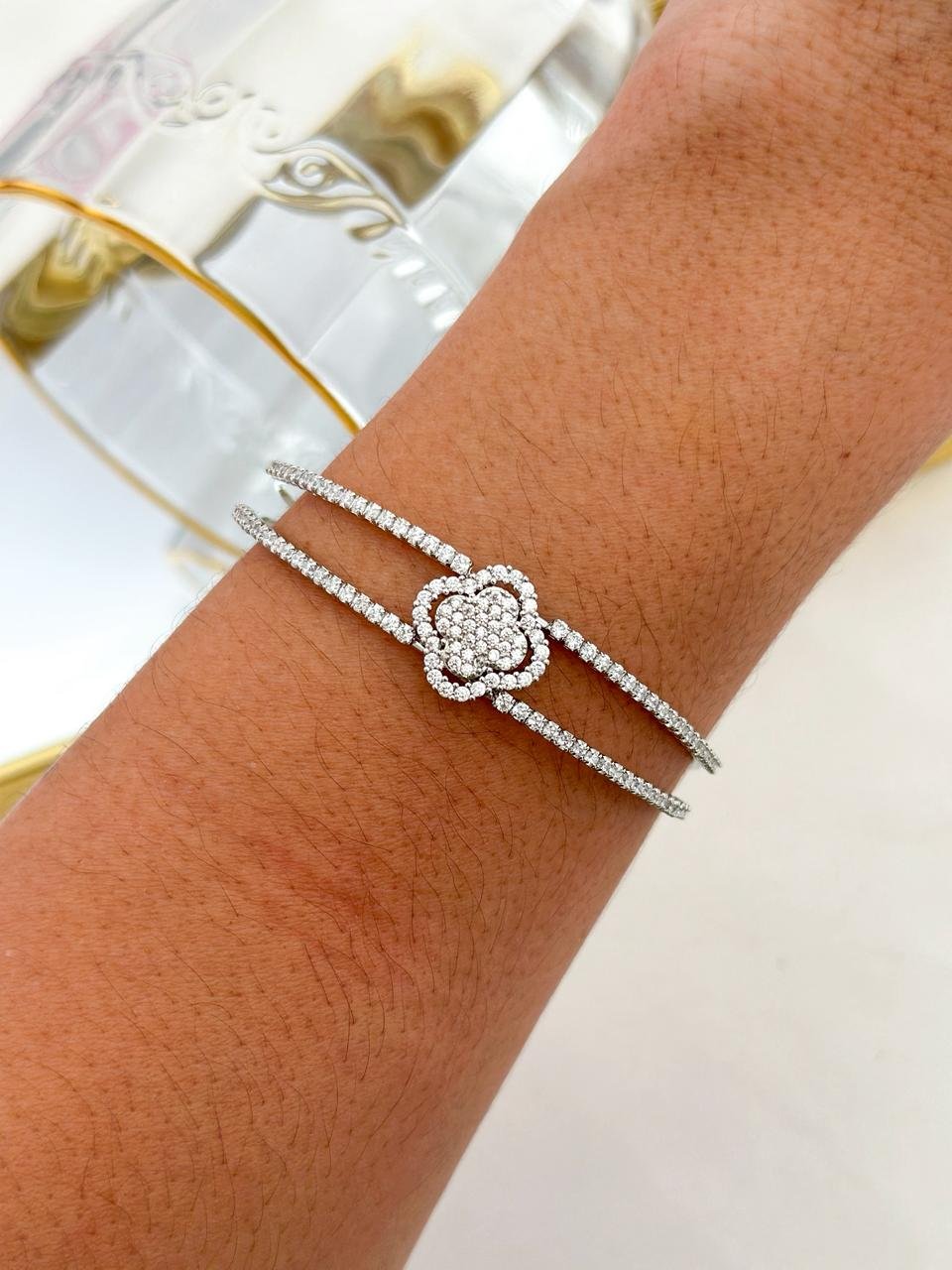 Bracelete Folheado Cravejado Trevo Prata 