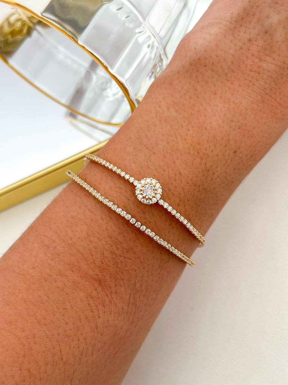 Bracelete Folheado Cravejado Ponto De Luz Dourado