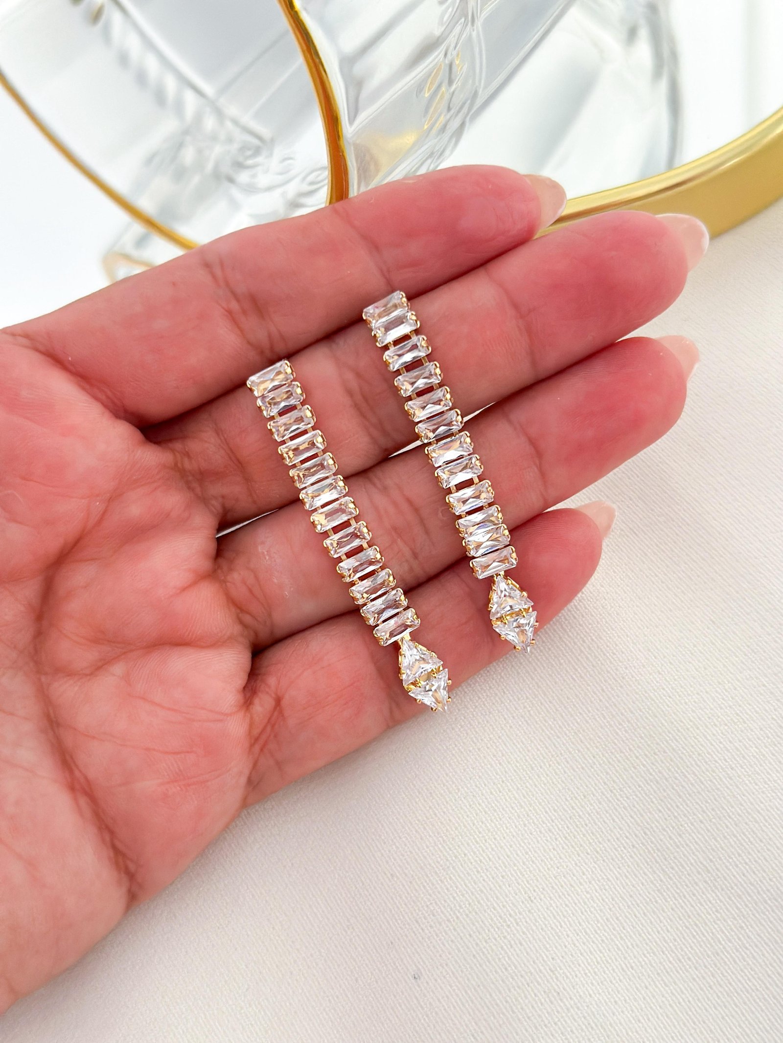 Brinco Folheado Riviera Navete Dourado