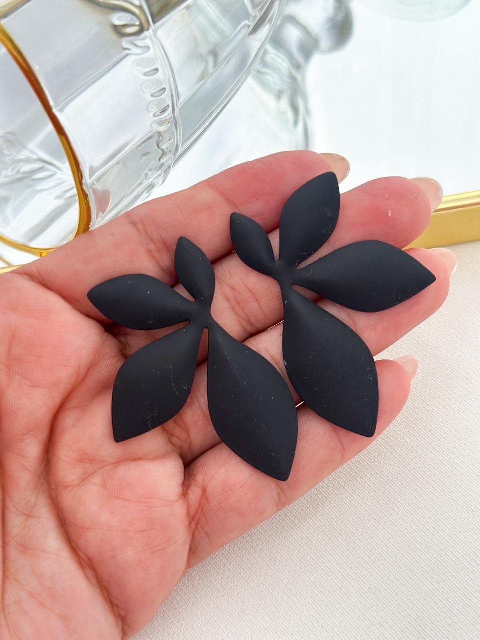 Brinco Flor Colorido Verão Preto