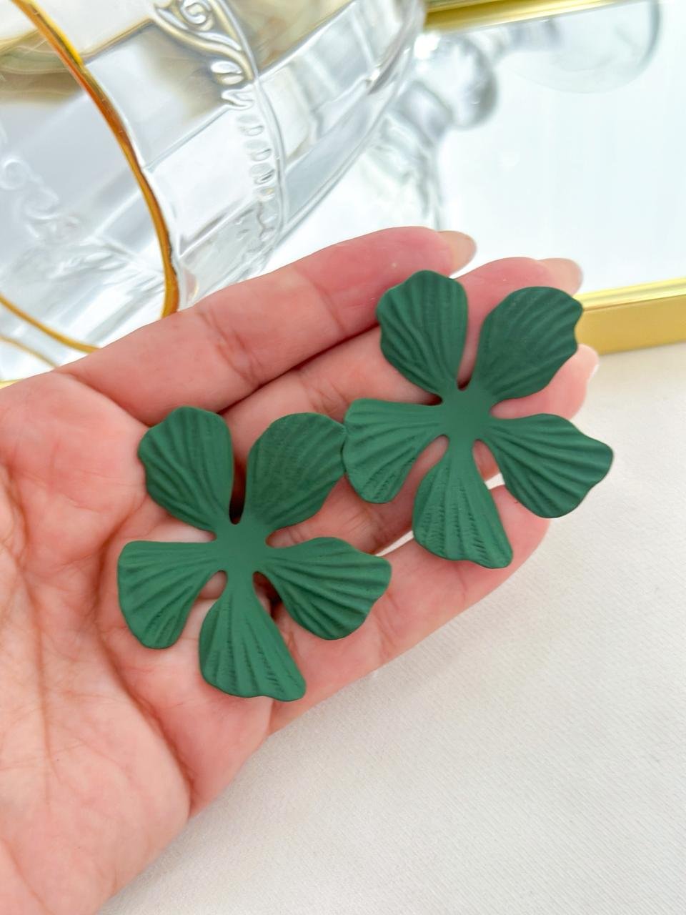 Brinco Flor Colorido Verão Verde Militar