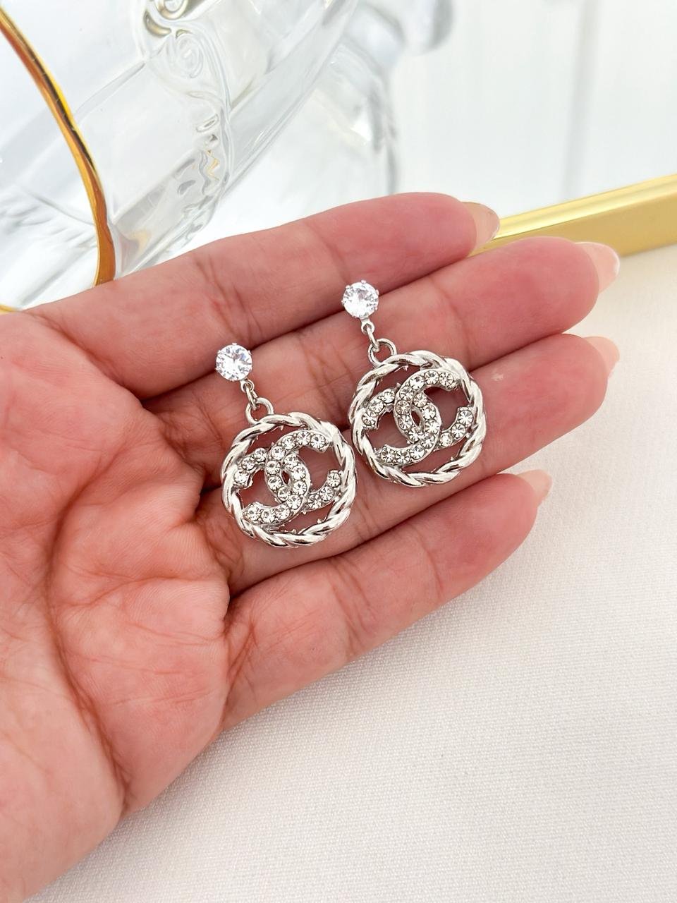 Brinco Folheado C Duplo Entrelaçados De Strass Prata