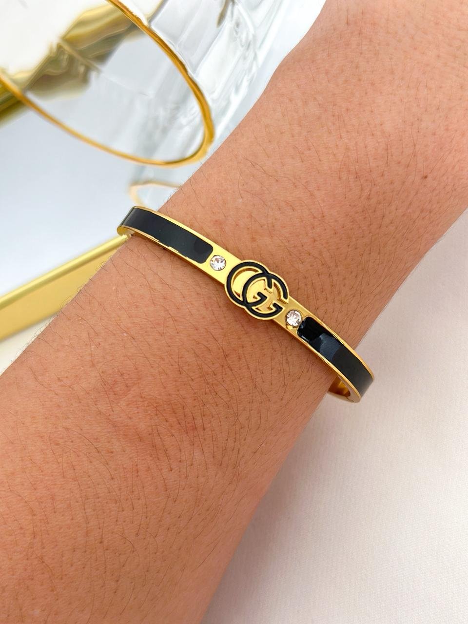 Bracelete Aço Inox Gucci Resinado Preto Dourado 
