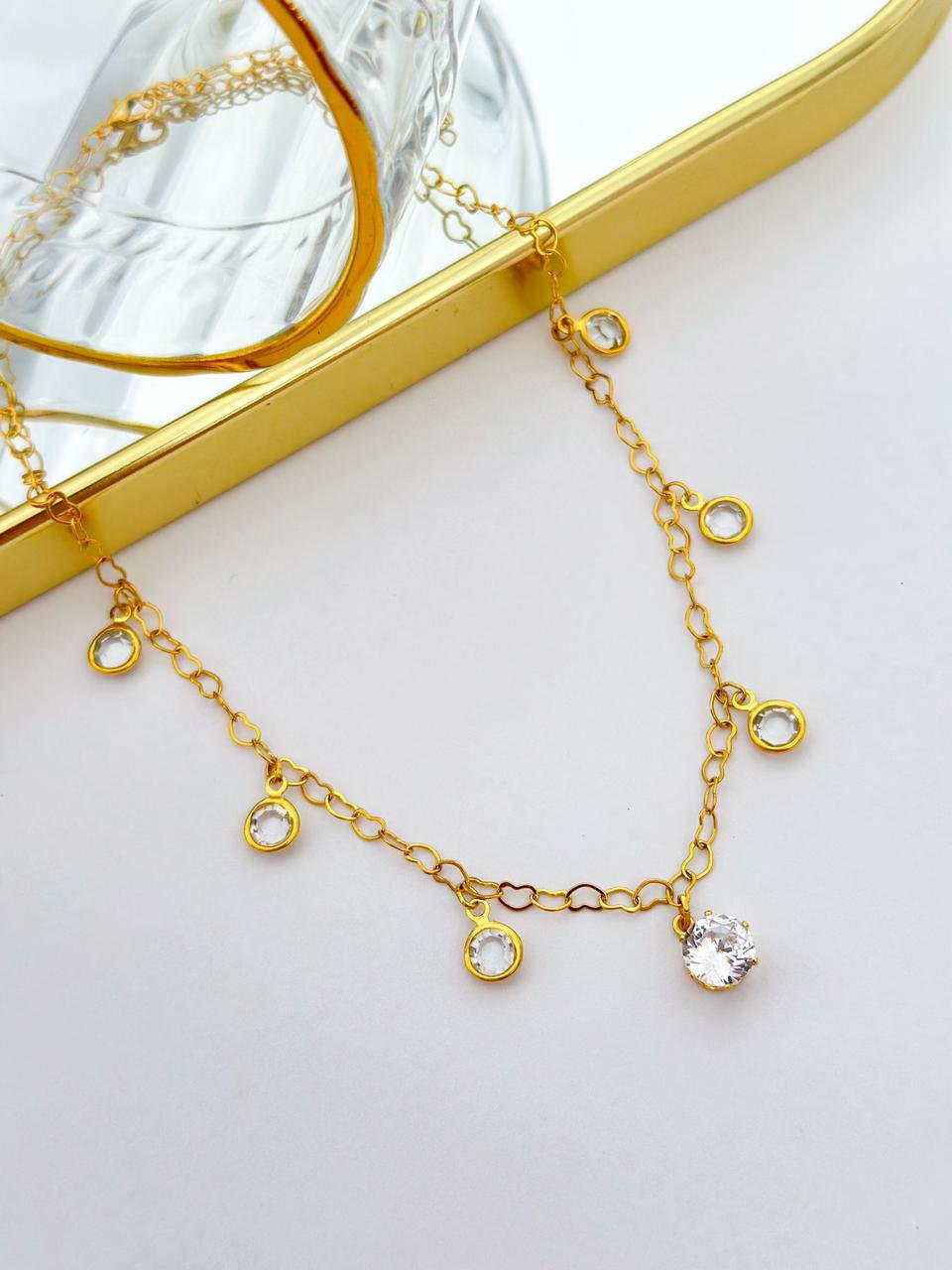 Chocker Folheada Coração Ponto De Luz Dourada